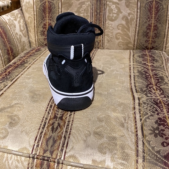 Globe - Dimension - Picture 3 of 5